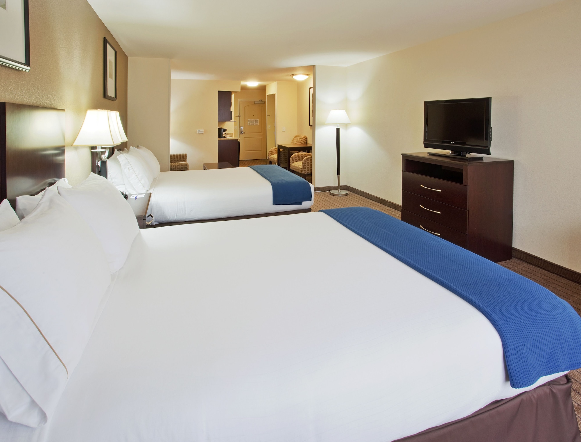 Suite, 2 Queen Beds, Sofa