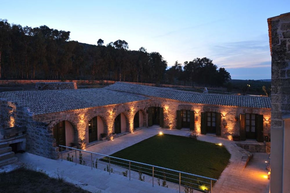 Masseria Pizzofalcone 62/68