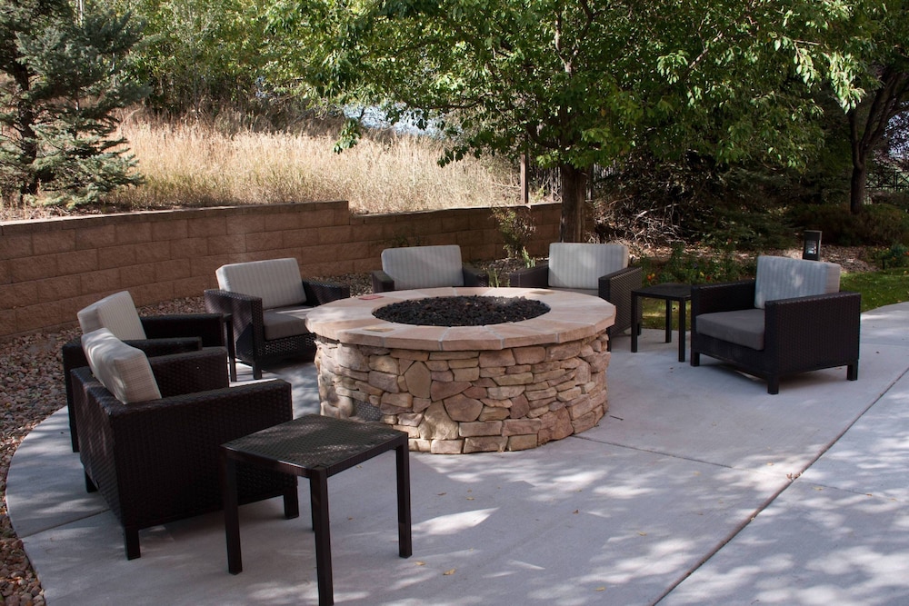 Courtyard Colorado Springs South 27/30