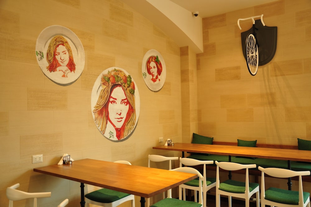 DIAMOND HOUSE HOTEL 6/42