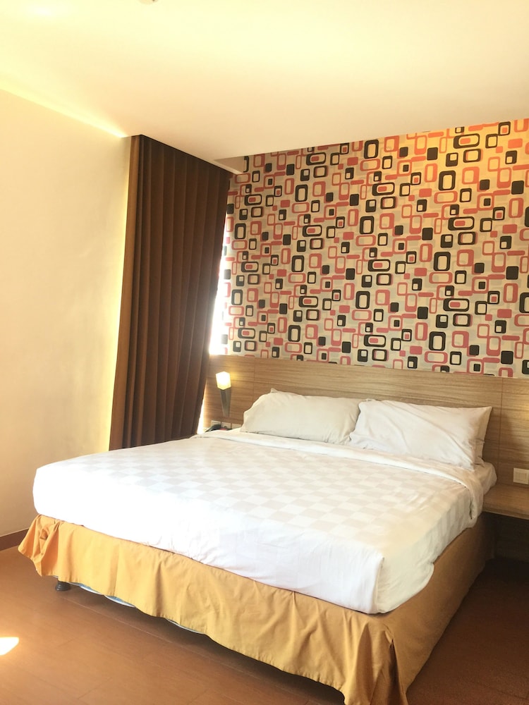 deMira Hotel Gubeng Surabaya 14/26