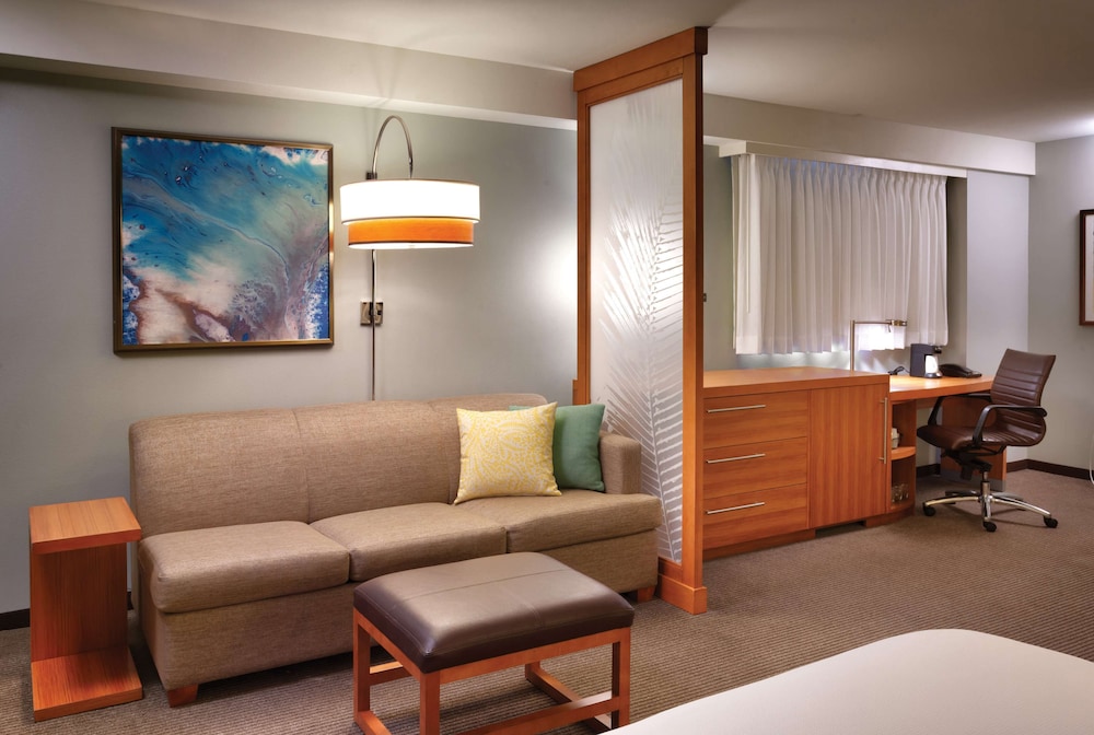 Hyatt Place Waikiki Beach 37/71
