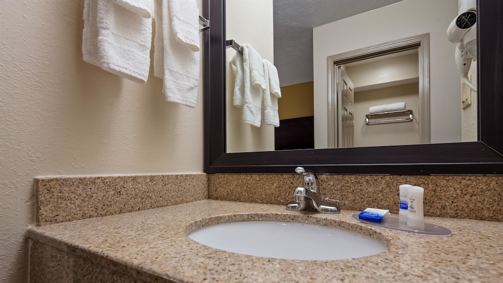 Best Western Paris Inn 10/18