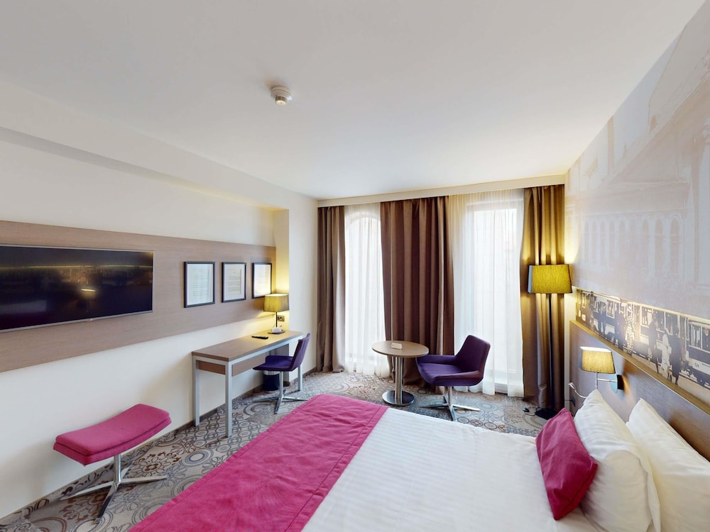 SUPERIOR, DOUBLE BED, CITY SIDE