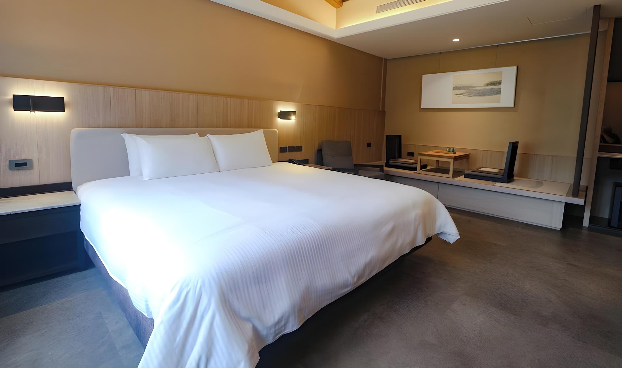 Senior, Double Bed, Mountain View