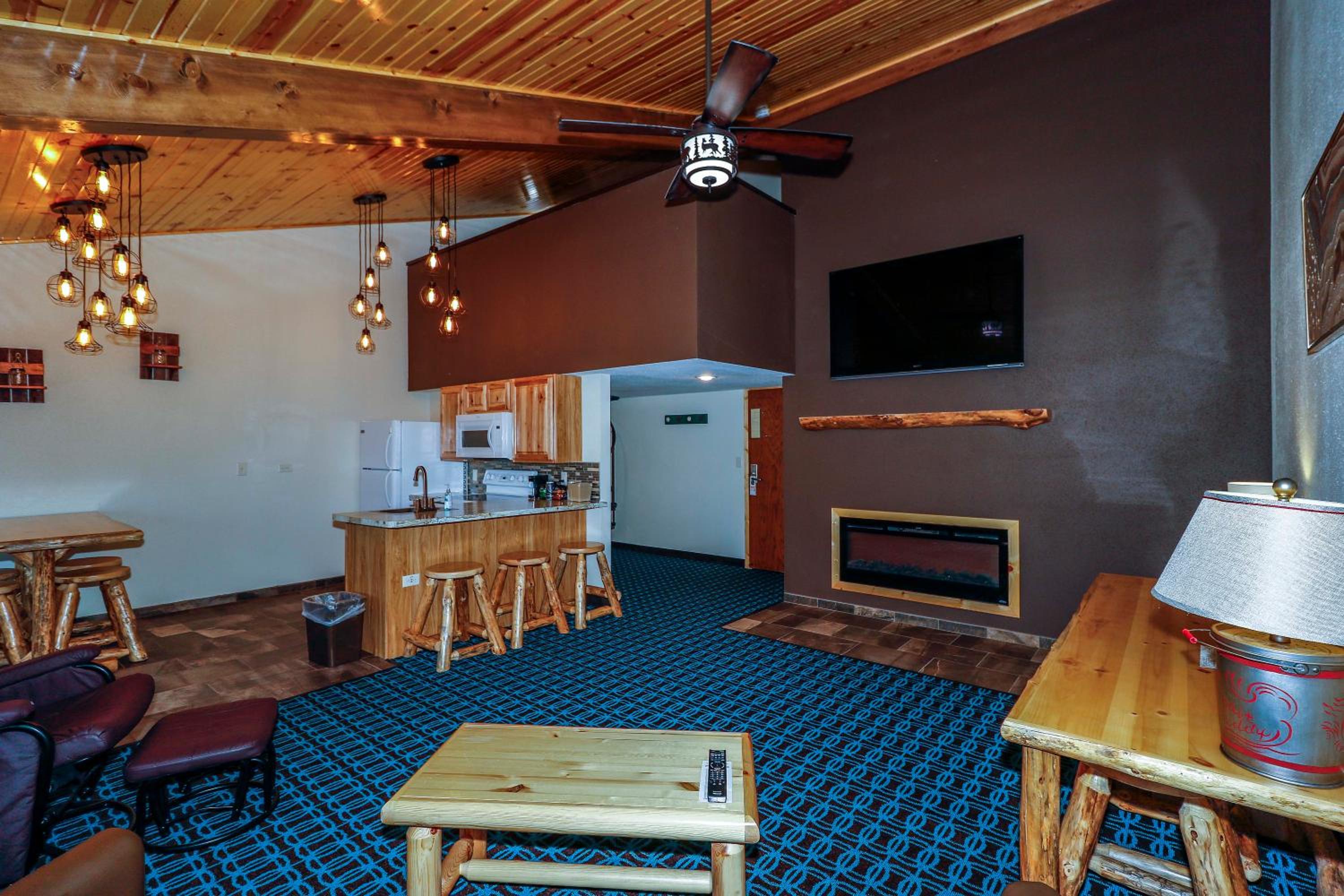 Round Barn Lodge 32/50