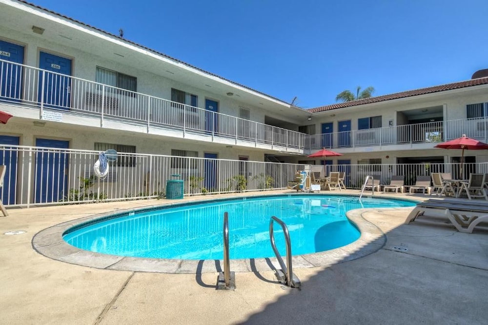 Motel6 Rowland Heights, CA - Los Angeles - Pomona 6/49