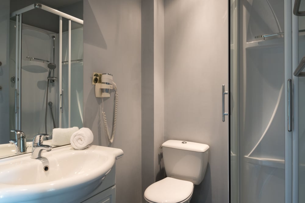 Hotel The Originals Le Caussea 28/30