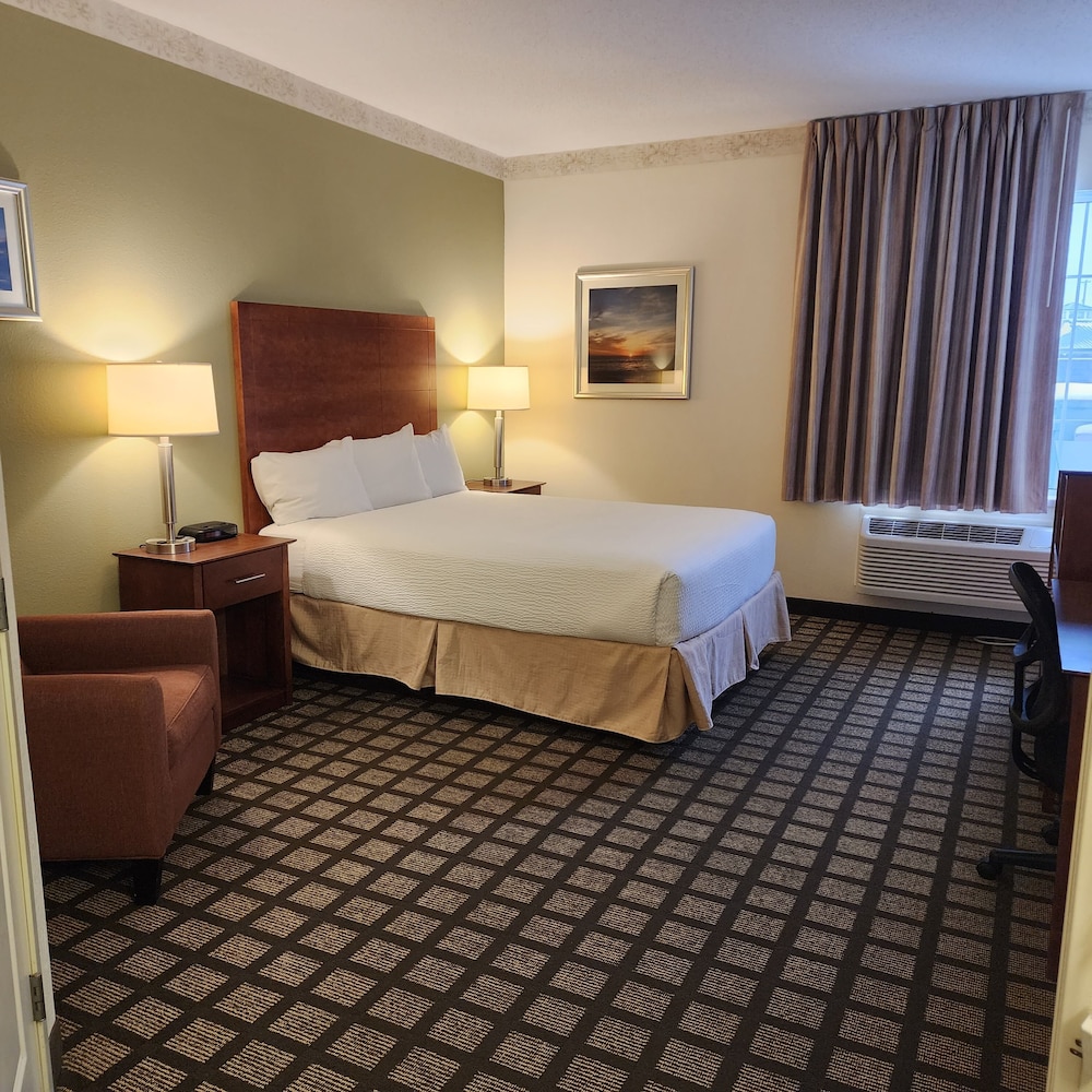 Standard, Queen Bed, Accessible