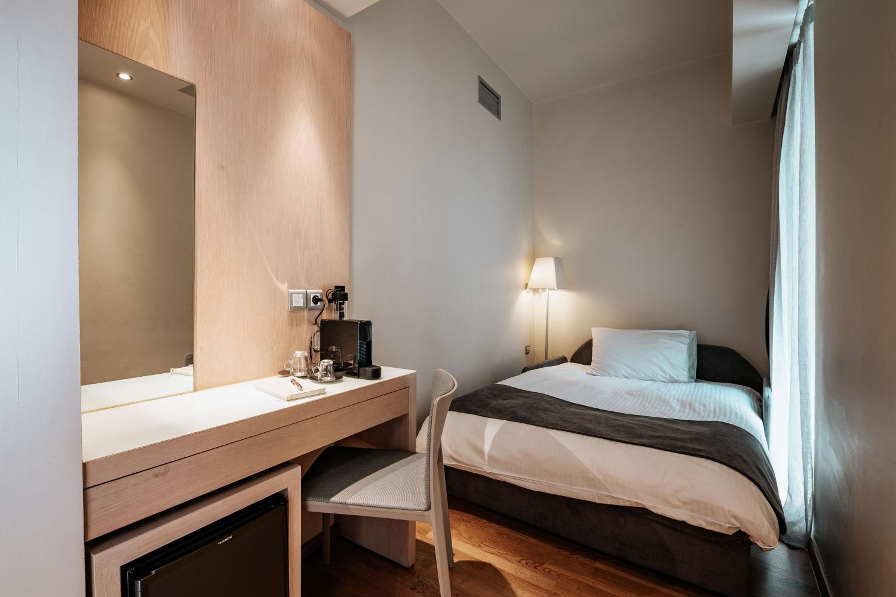 غرفة ثلاثية، Domotel Olympia Urban Chic Hotel 5/10