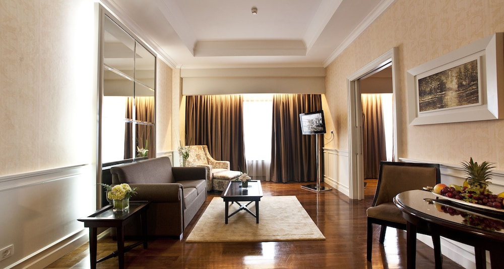 Royal Kuningan Hotel 37/60