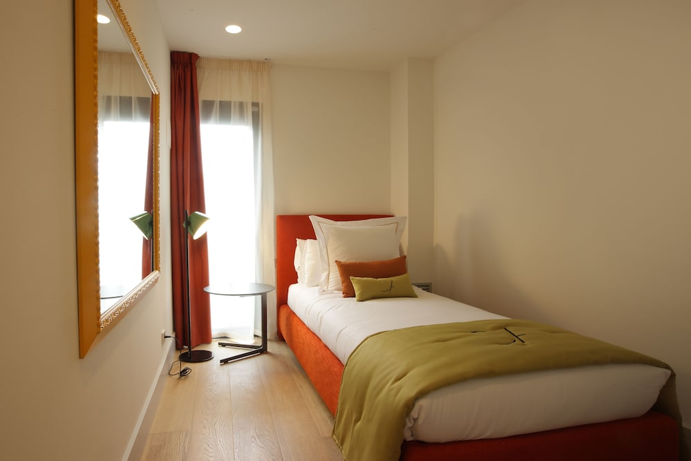 COSMO APARTMENTS RAMBLA CATALUNYA 6/19