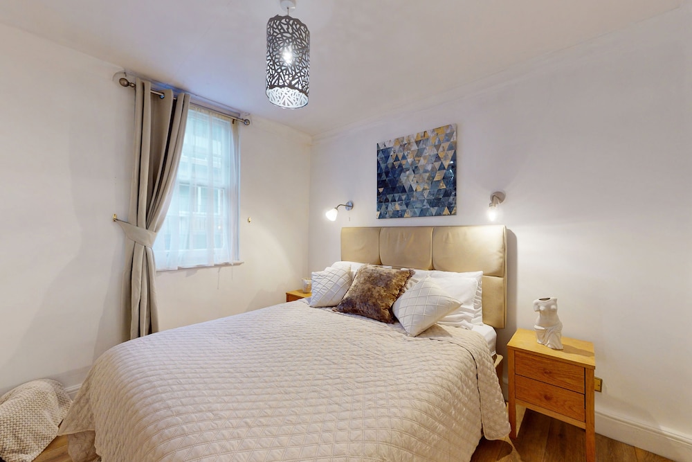 Park Lane Apartments/Clarges Street 10/50