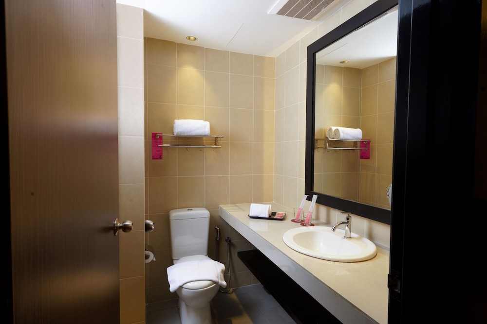 Bespoke Hotel Puchong 50/50