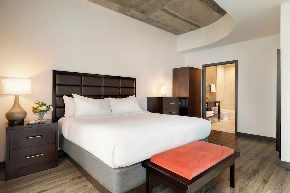 1 BEDROOM, SUITE, BALCONY, ACCESSIBLE