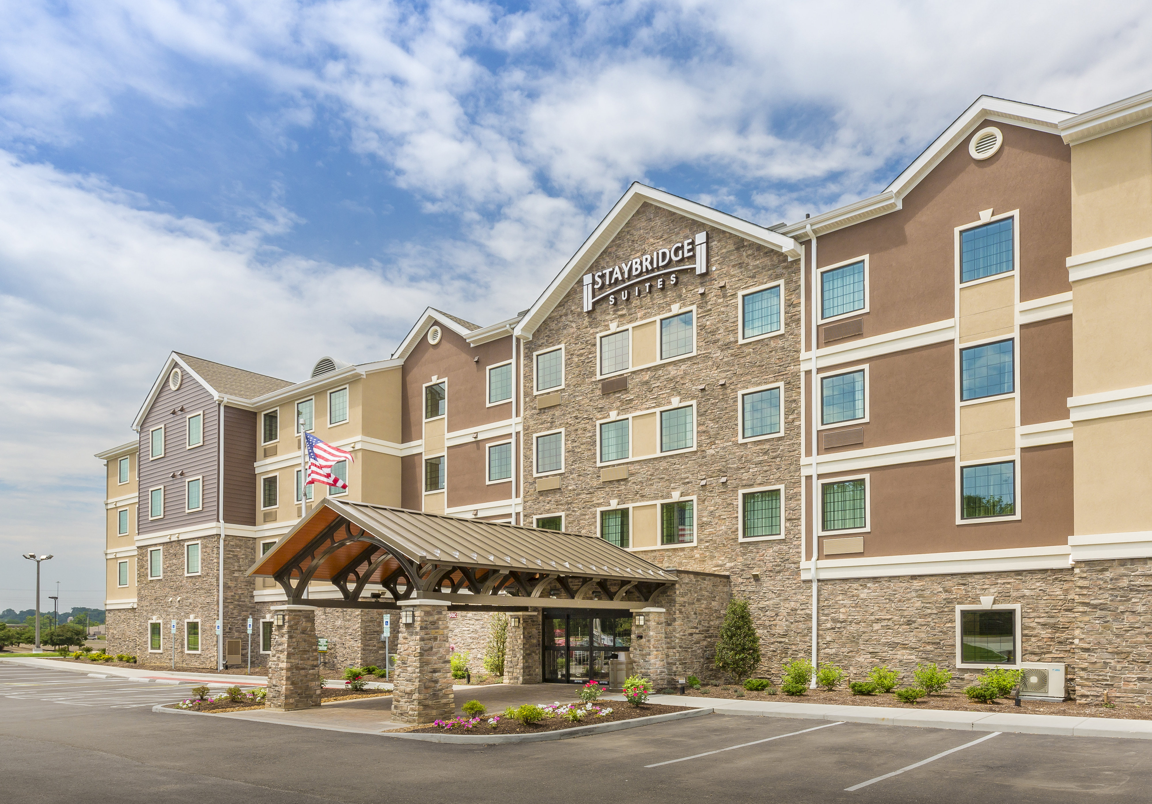 STAYBRIDGE SUITES CANTON 16/17