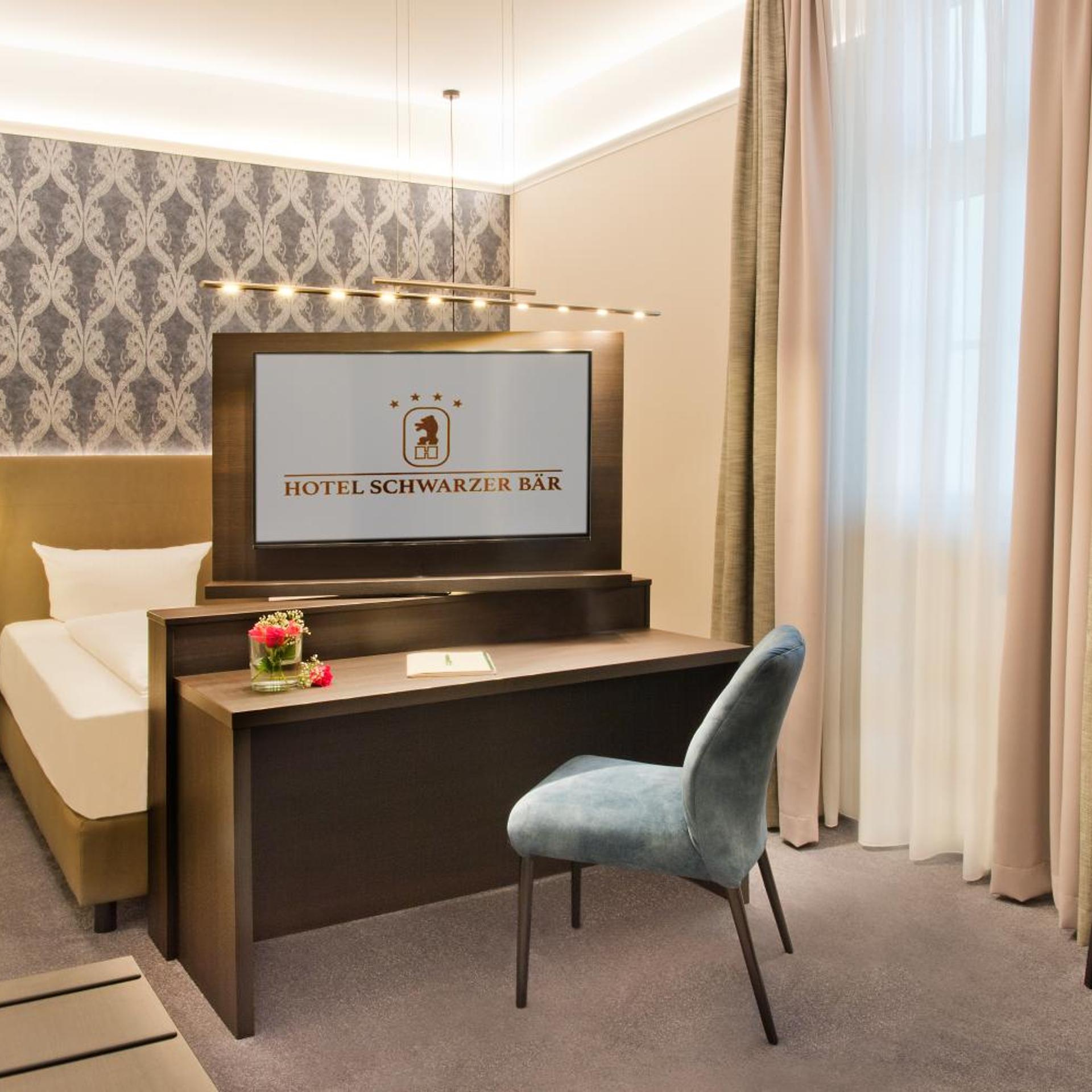 Hotel Schwarzer Bar Jena 42/50