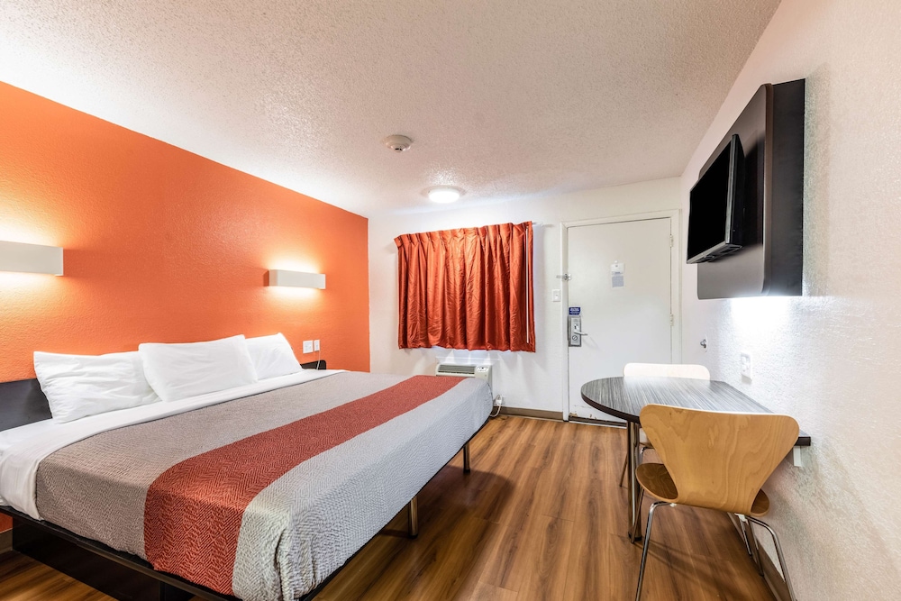 Motel6 North Richland Hills, TX 14/61