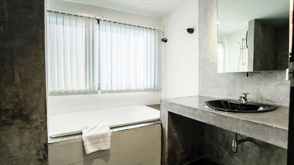 B2 Black Business & Budget Hotel 25/27