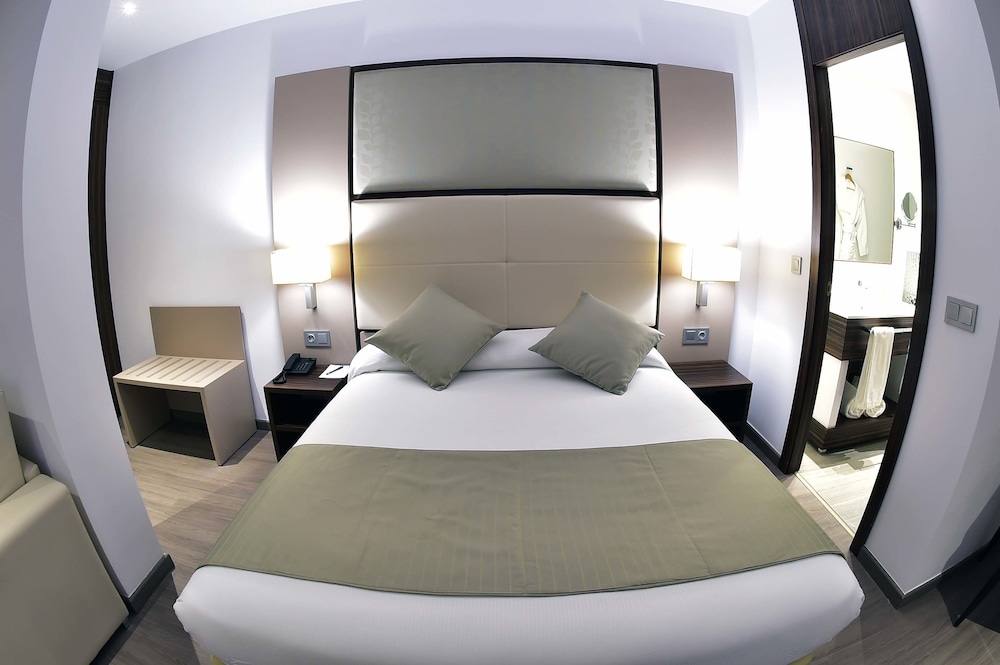 Senior, Suite, Double Bed, Sofa، Az Hotel Vieux Kouba 3/4