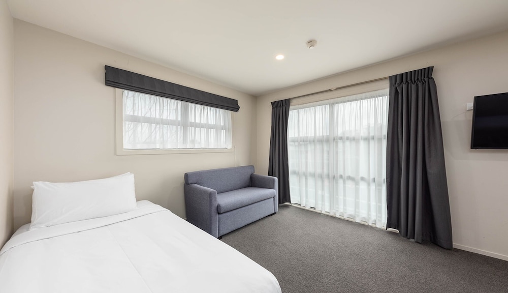 1 BEDROOM, EXECUTIVE, SUITE