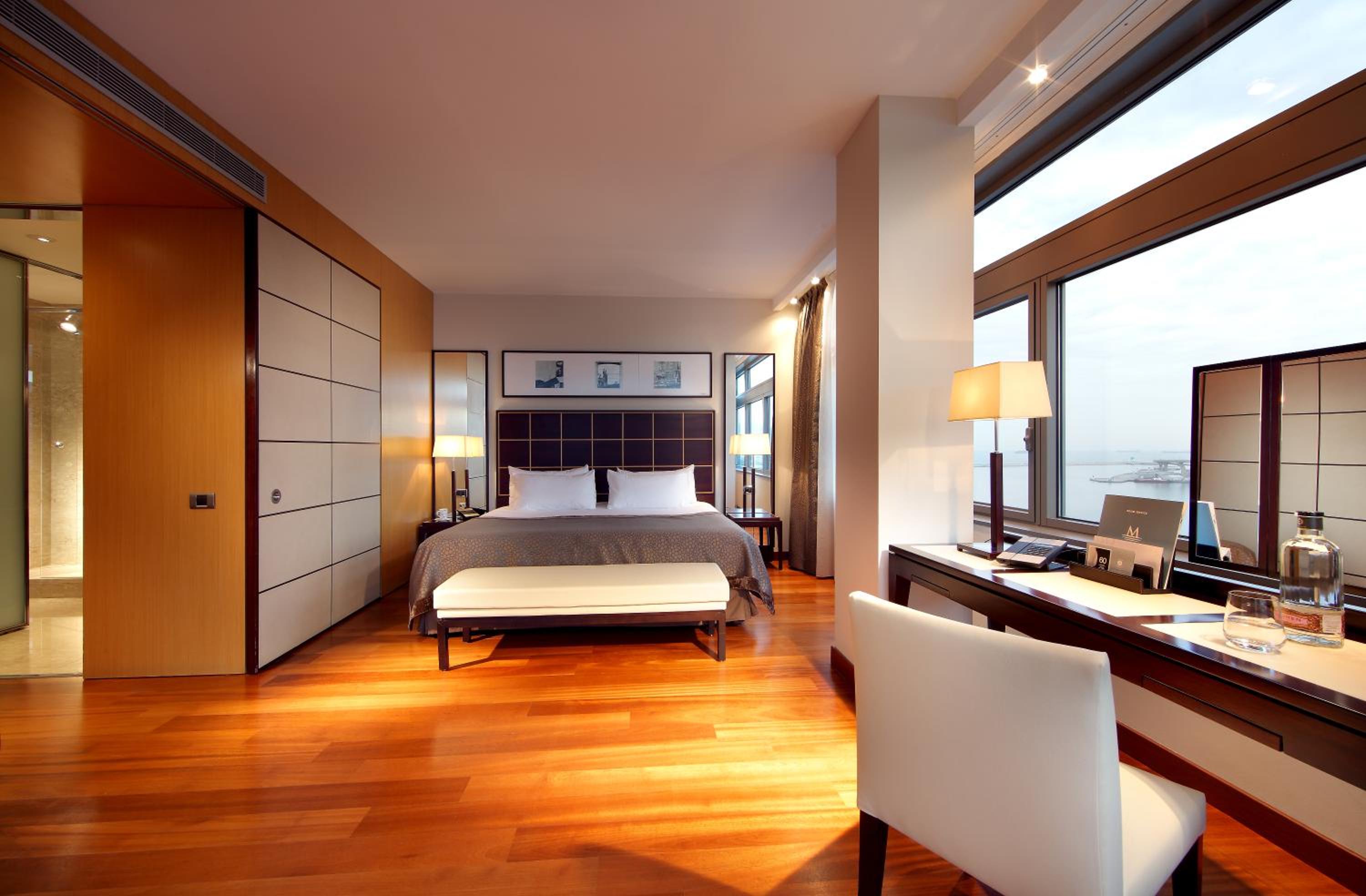 Marina, Grand, Suite, King Bed, Sea View