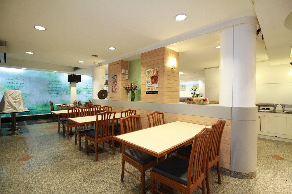 Ten Stars Hotel Pratunam 34/47
