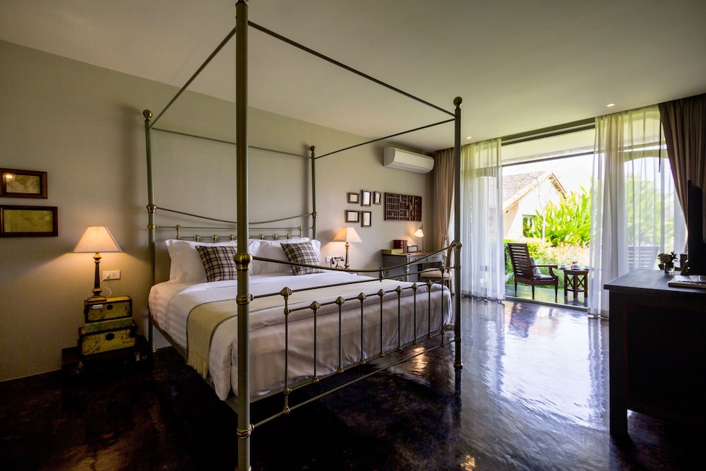 Reverie Siam Resort 10/50