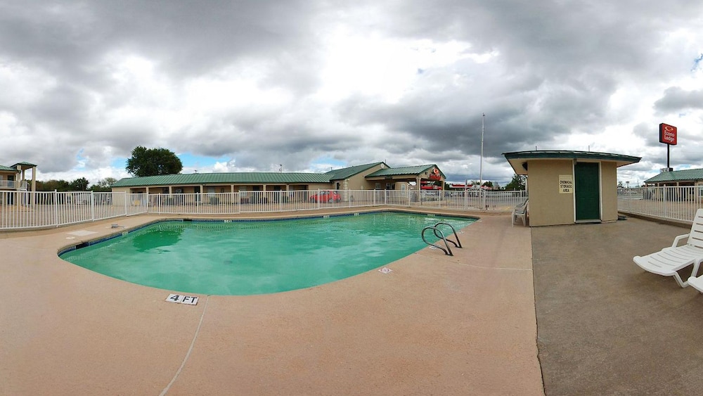 Econo Lodge Bartlesville Hwy 75 5/34