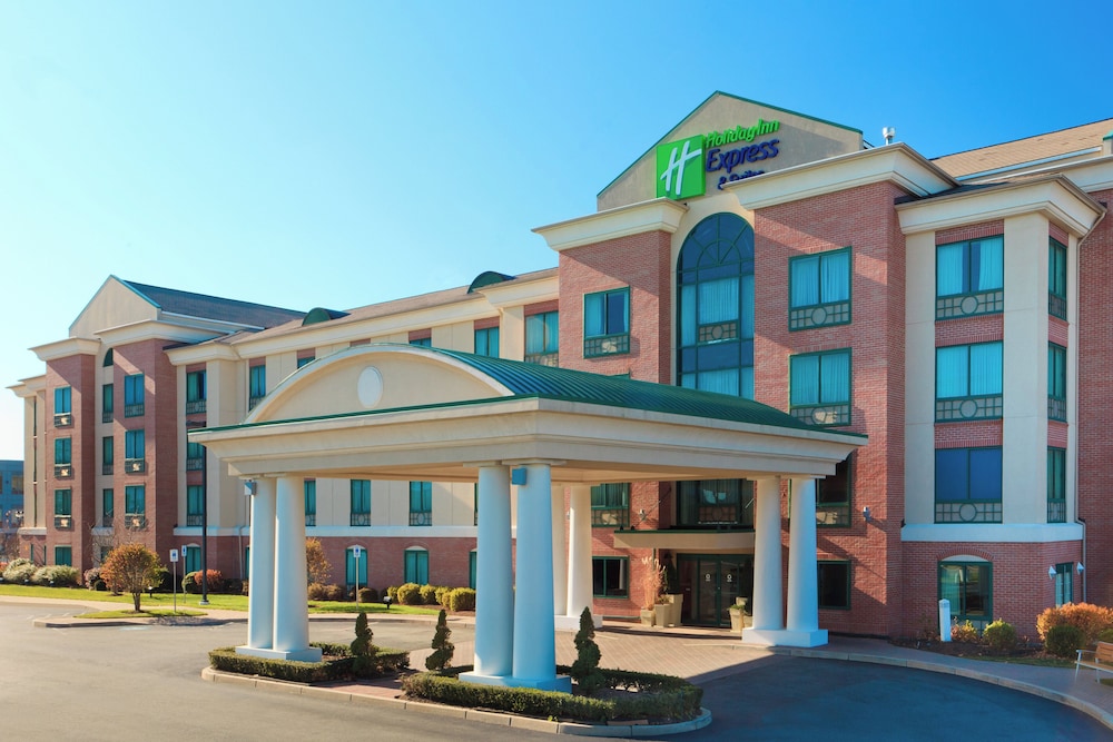 Holiday Inn Express Hotel Suites Warwick Providence Airport 39/43