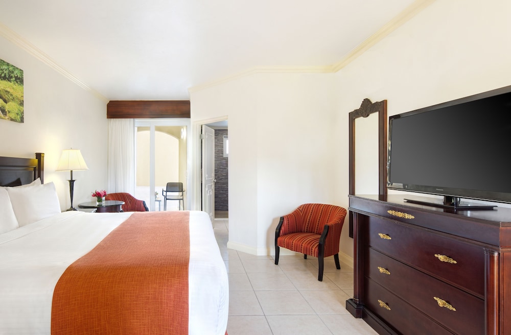 Jewel Paradise Cove Beach Resort and Spa All Inclusive - Adults Only 16/50