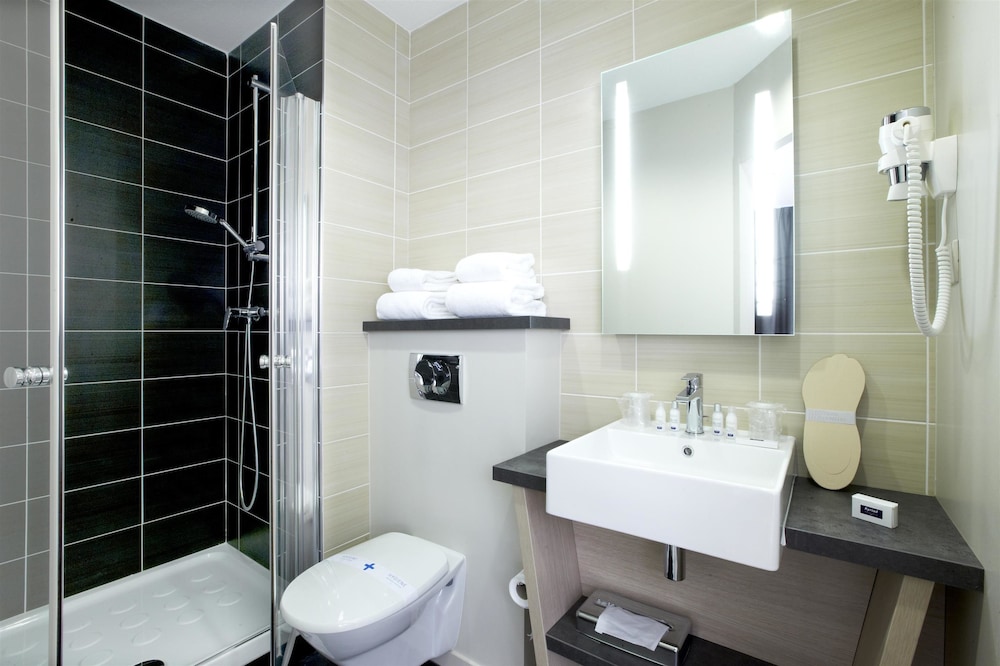 Kyriad Prestige Vannes Centre Palais Des Arts 12/66