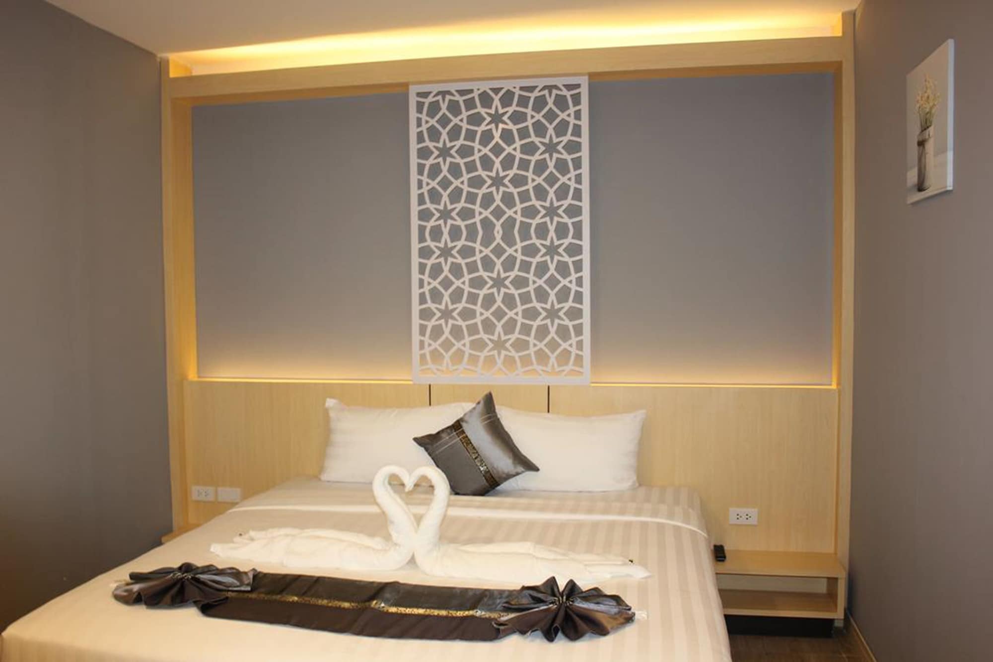 DELUXE, DOUBLE BED, BALCONY