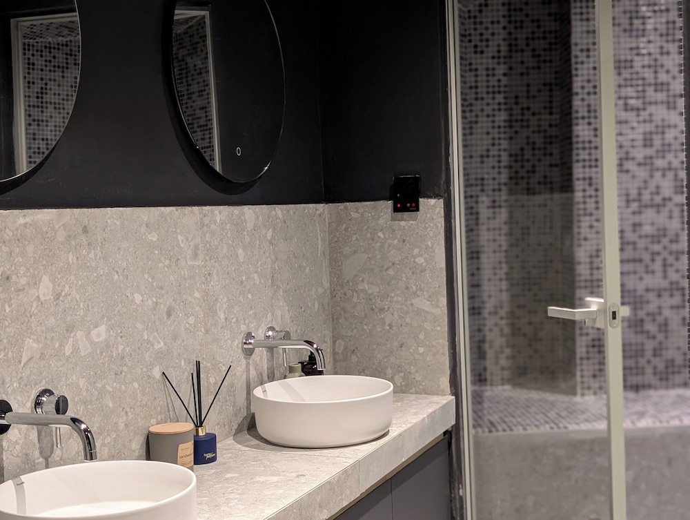 Ermass Modern Living Apartments 49/50