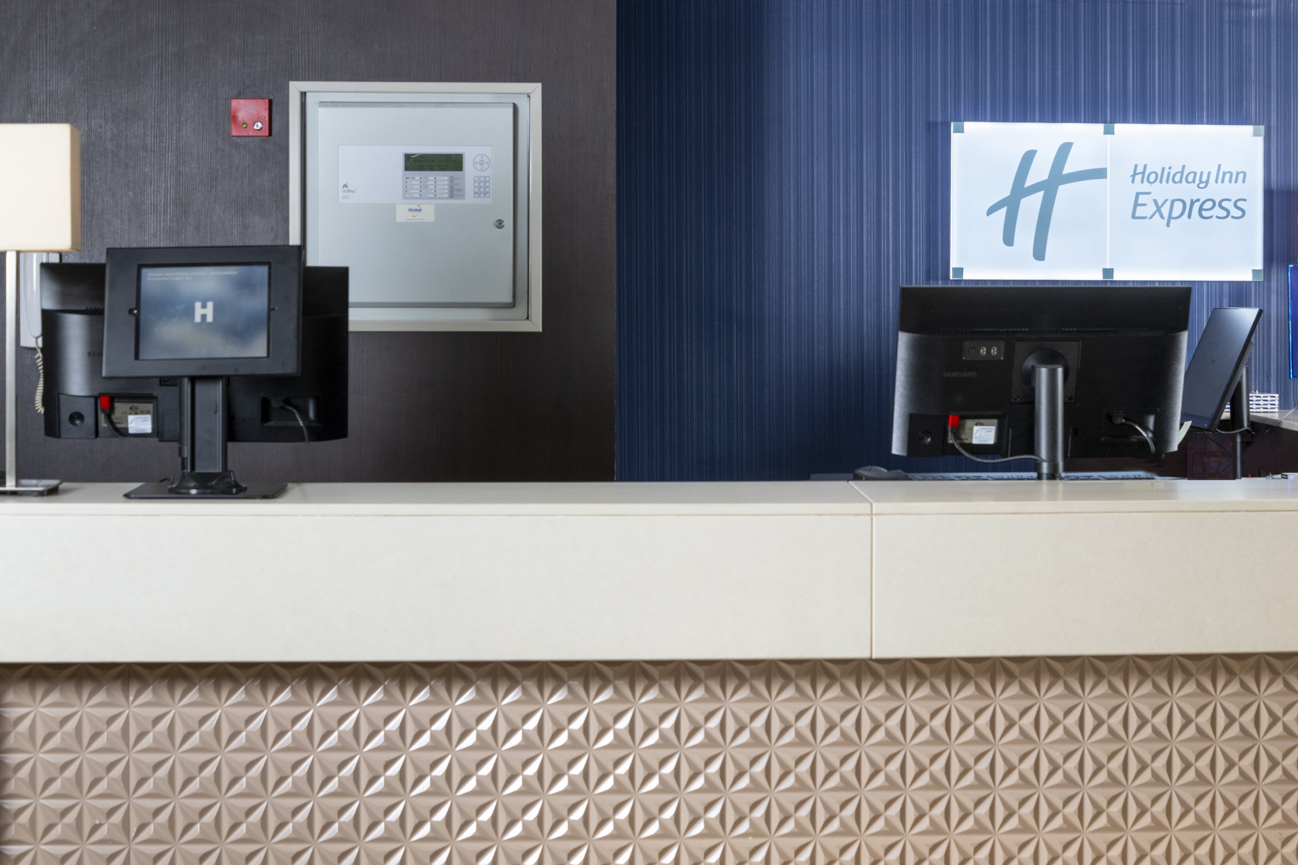 Holiday Inn Express London Wandsworth 5/32