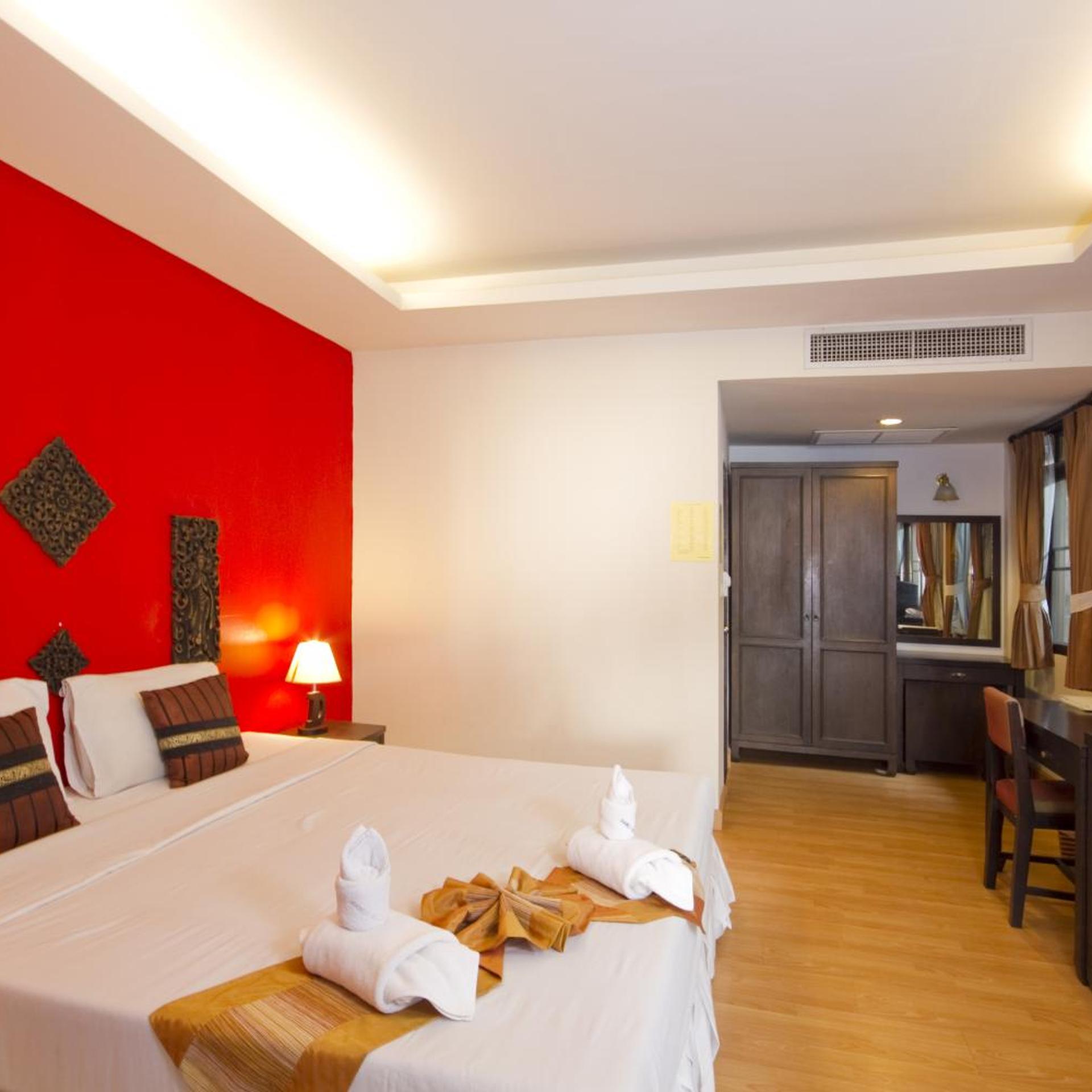 Deluxe, Double or Twin Bed