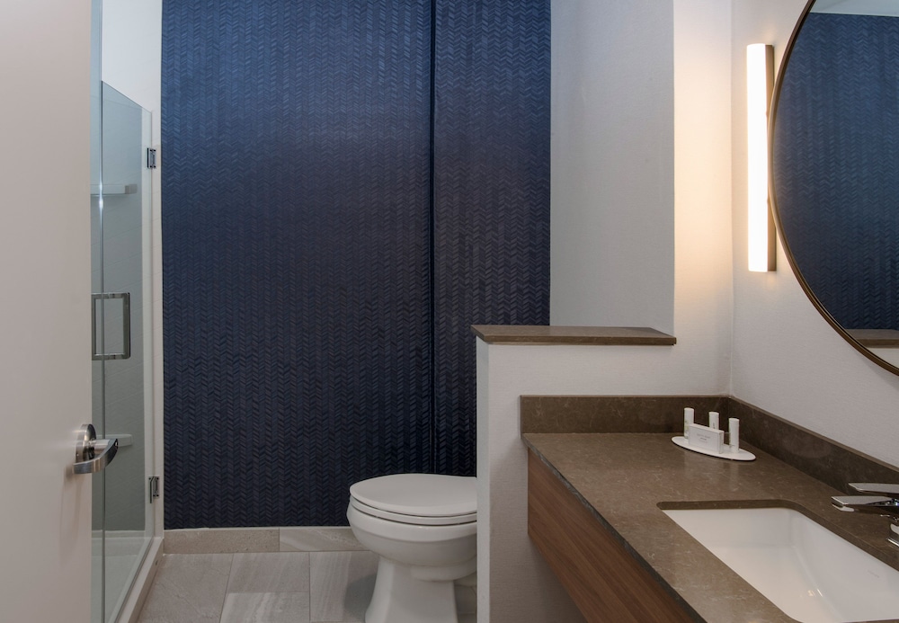 Fairfield Inn and Suites Athens Marriott 17/46
