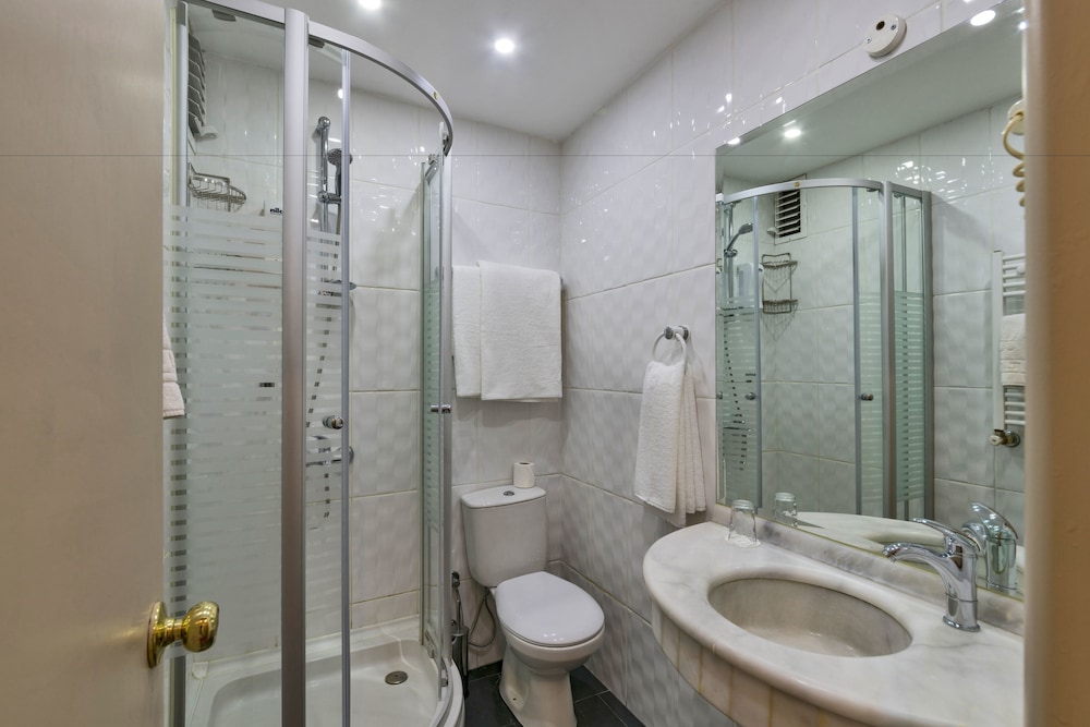 Febor Park Hotel 57/60