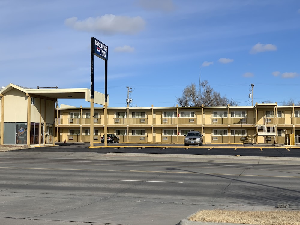 Executive Inn Dodge City, KS (ex Rodeway Inn) 31/34