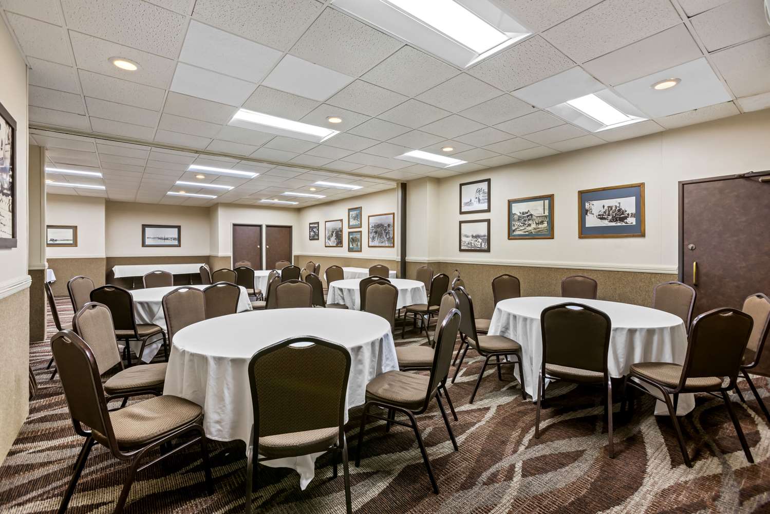 Lumber Jack Lodge, Ascend Hotel Collection 32/35