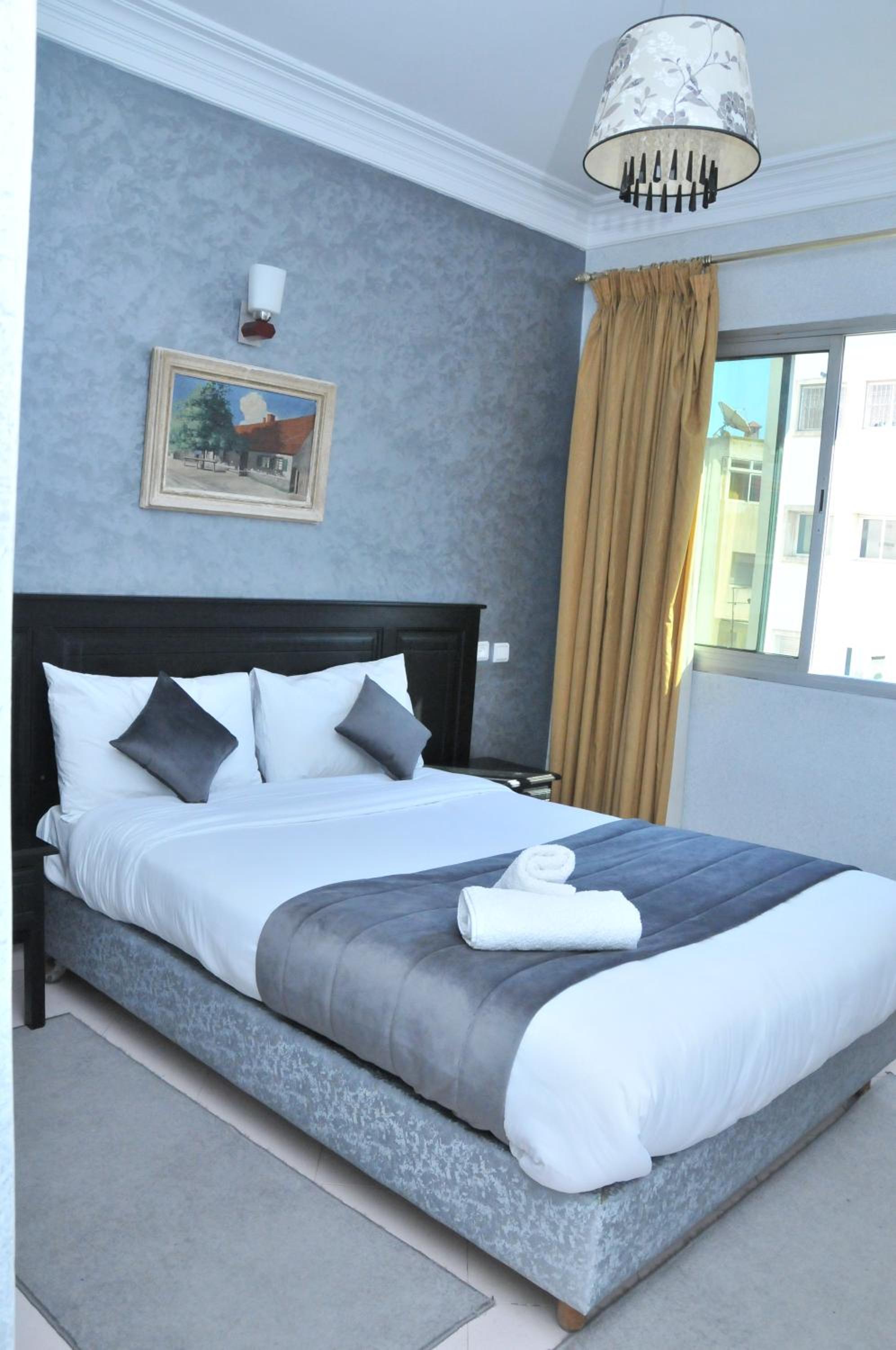 Hotel East West 23/50