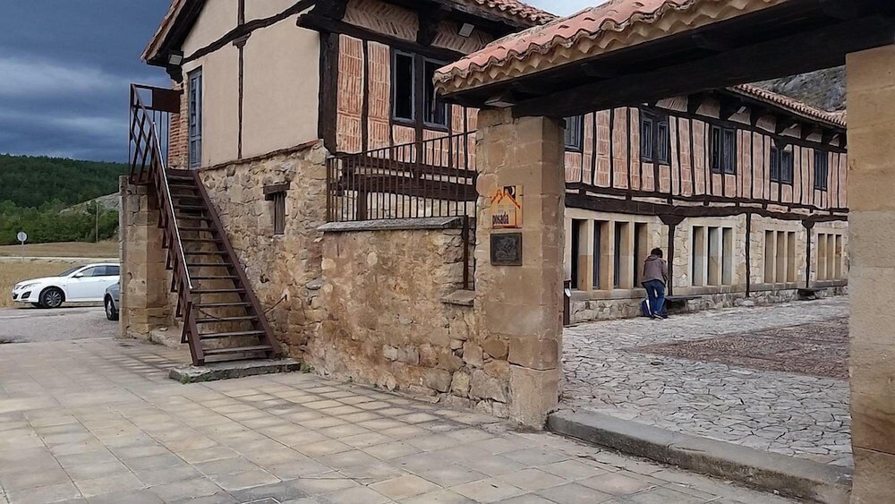 POSADA SANTA MARIA LA REAL 70/75