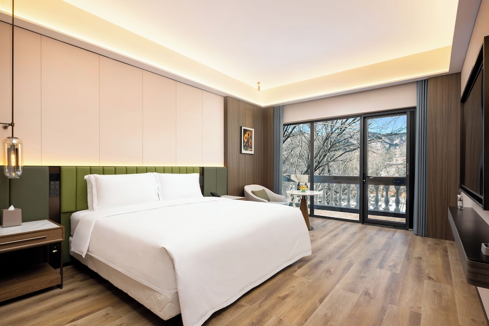 Fragrant Hill Empark Hotel 13/55