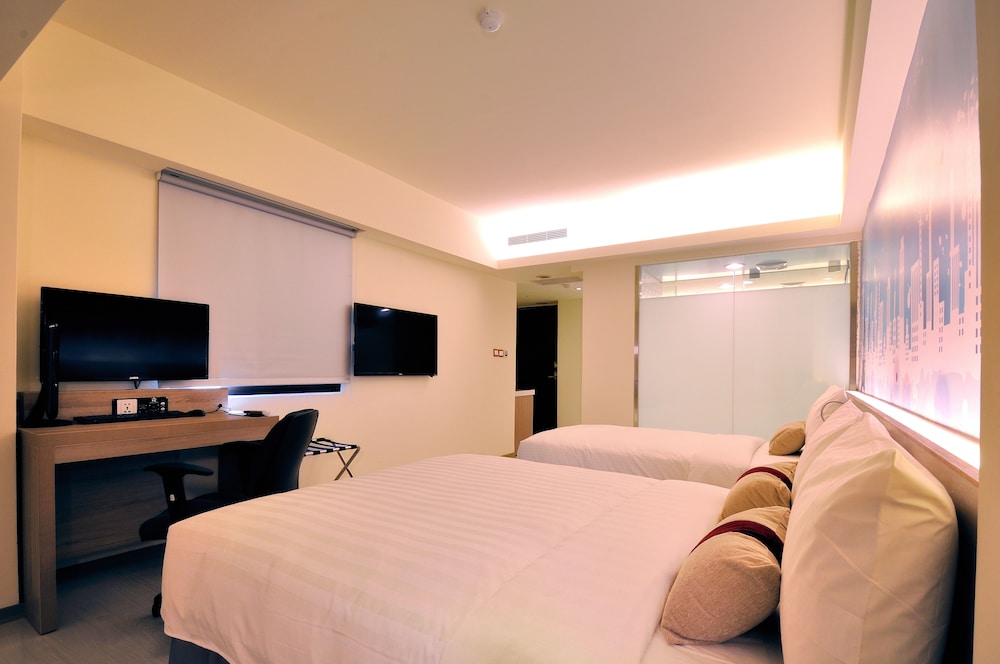 غرفة سوبيريور رباعية بسريرين مزدوجين، Audi Garden Business Hotel 5/6