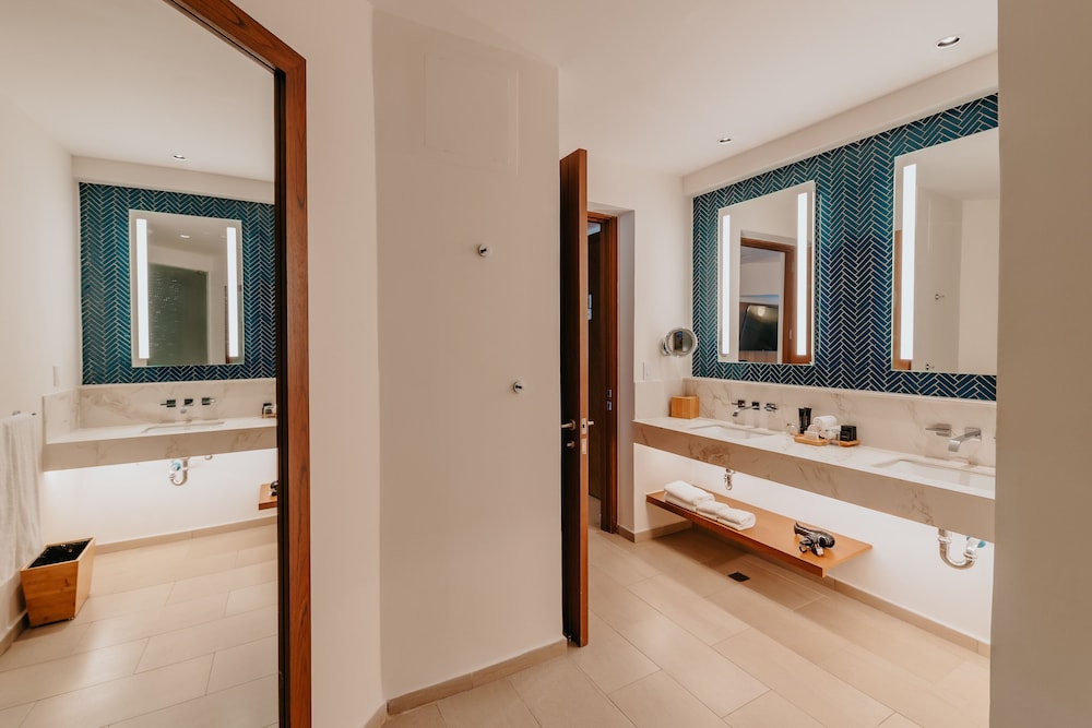 Caribbean, Suite, King Bed, Sofa, Accessible