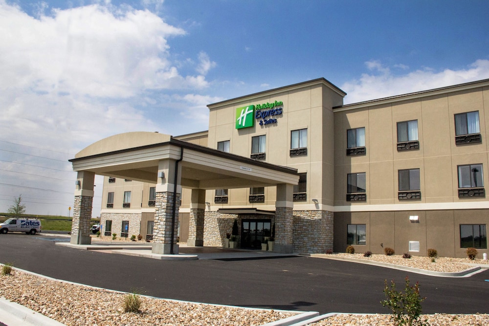 Holiday Inn Express & Suites Sikeston 1/30