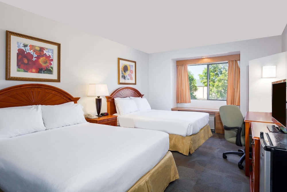 Days Inn By Wyndham Camp Verde Arizona 11/28