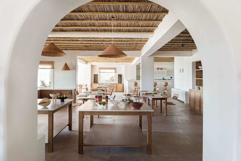 Porto Mykonos Hotel 58/69