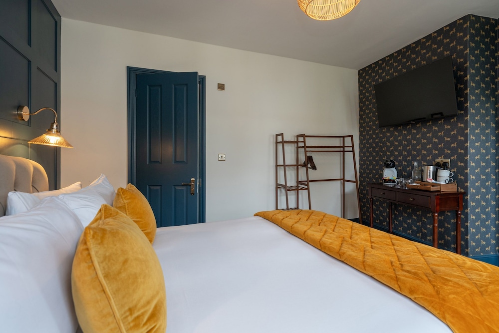 The Bugle Coaching Inn 18/50