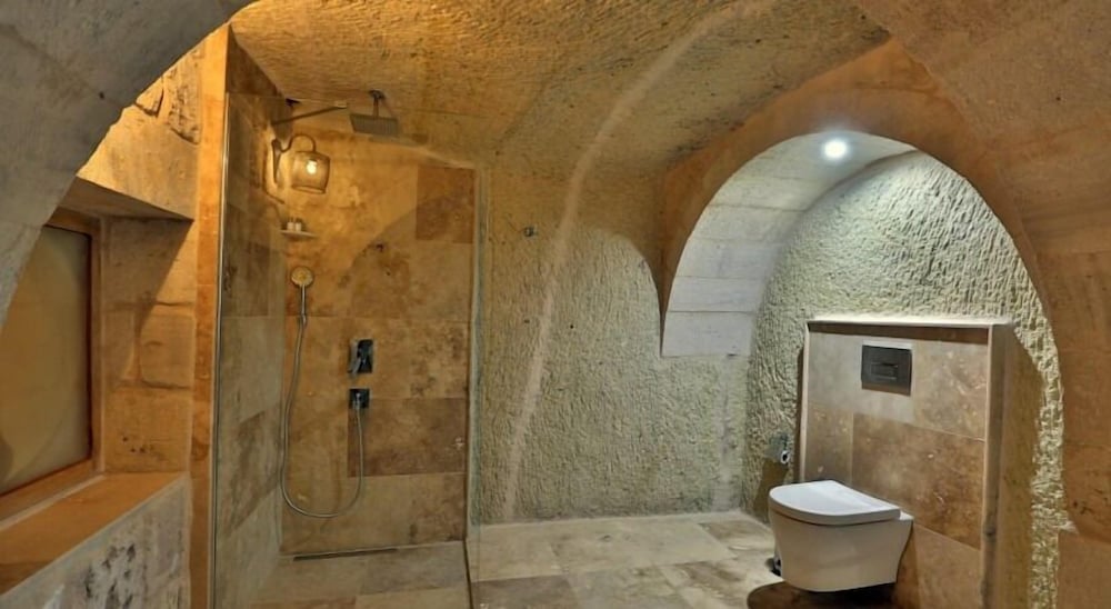 Mahzen Cave Hotel 46/55